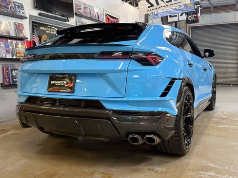 Used 2024 Lamborghini Urus Performante AWD/4WD image 7