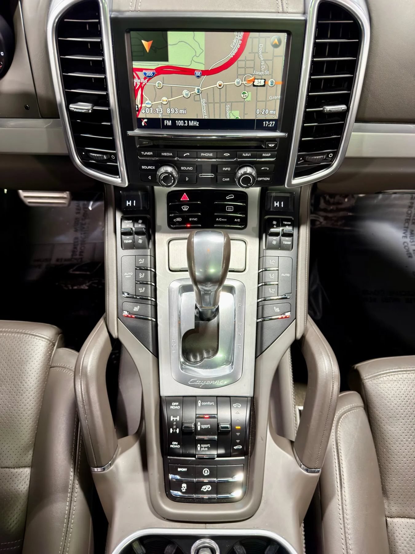 Used 2016 Porsche Cayenne GTS AWD/4WD image 3