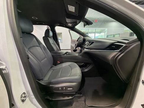 Used 2023 Buick Enclave Essence FWD image 13