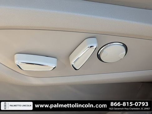 Certified 2022 Lincoln Nautilus Reserve w/ Equipment Group 201A image 18