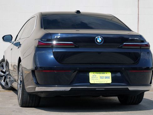 Used 2023 BMW i7 xDrive60 w/ Executive Package 2 AWD/4WD image 6