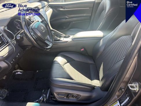 Used 2020 Toyota Camry SE FWD image 16