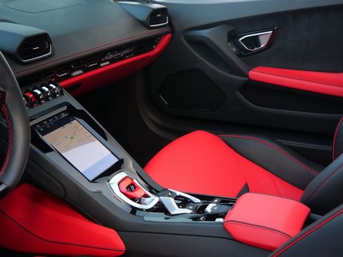 Used 2023 Lamborghini Huracan EVO image 16