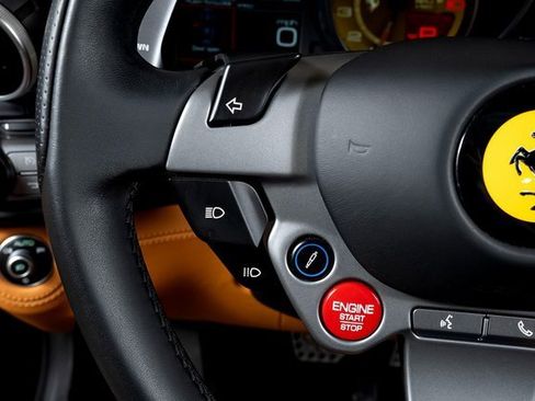 Used 2019 Ferrari Portofino image 37