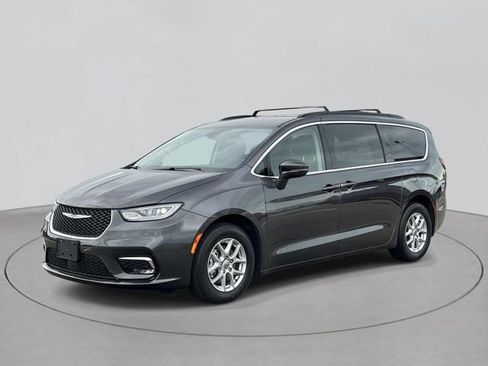 Used 2022 Chrysler Pacifica Touring-L FWD image 1