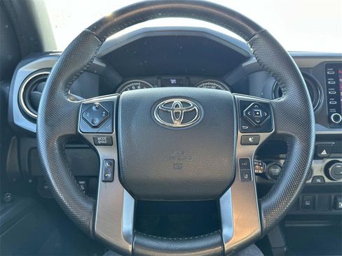 Used 2022 Toyota Tacoma TRD Off-Road image 20