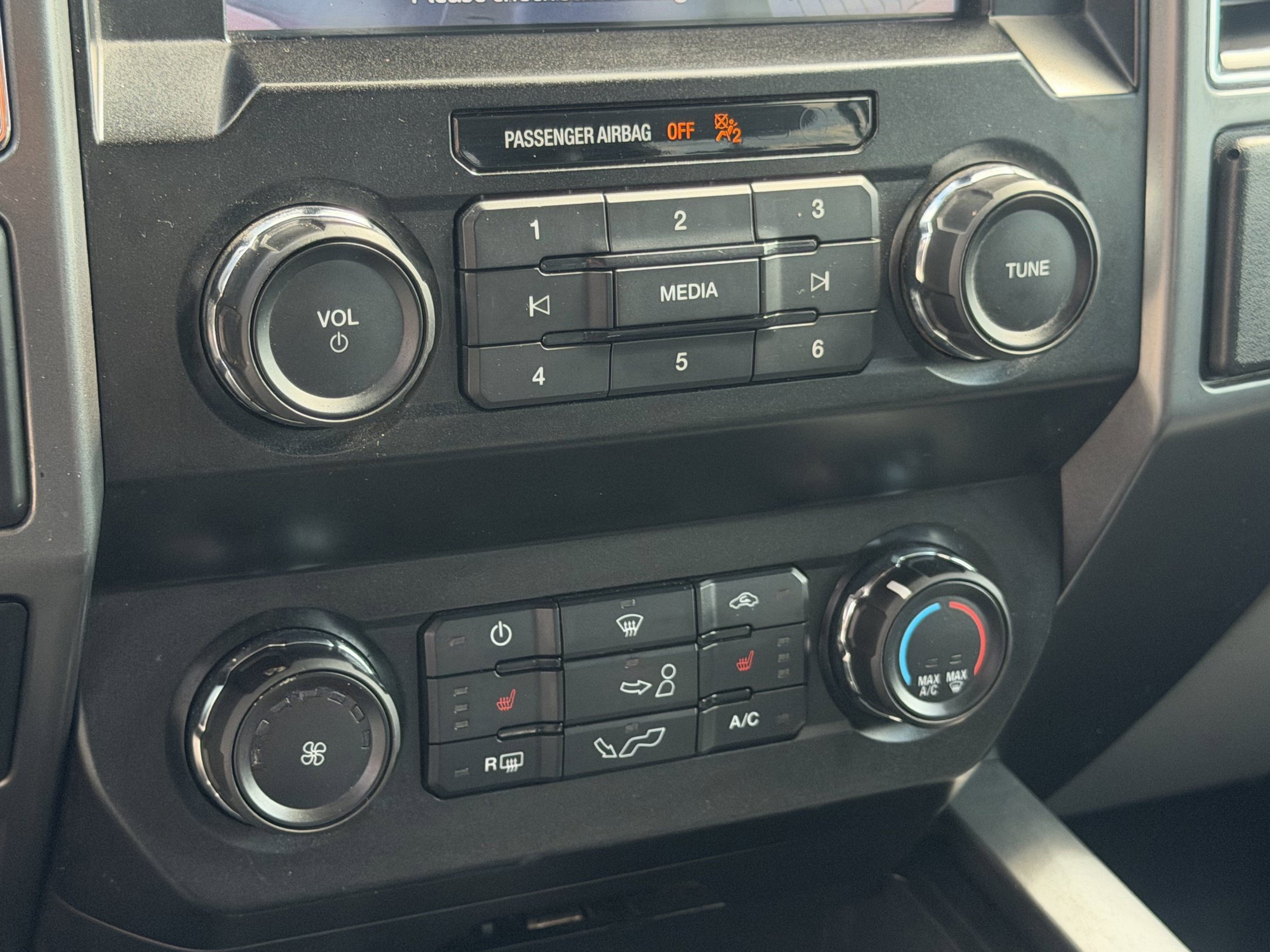 Used 2019 Ford F150 XLT w/ Equipment Group 302A Luxury AWD/4WD image 23