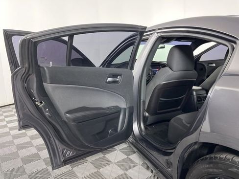 Used 2018 Dodge Charger SXT w/ Blacktop Package image 38