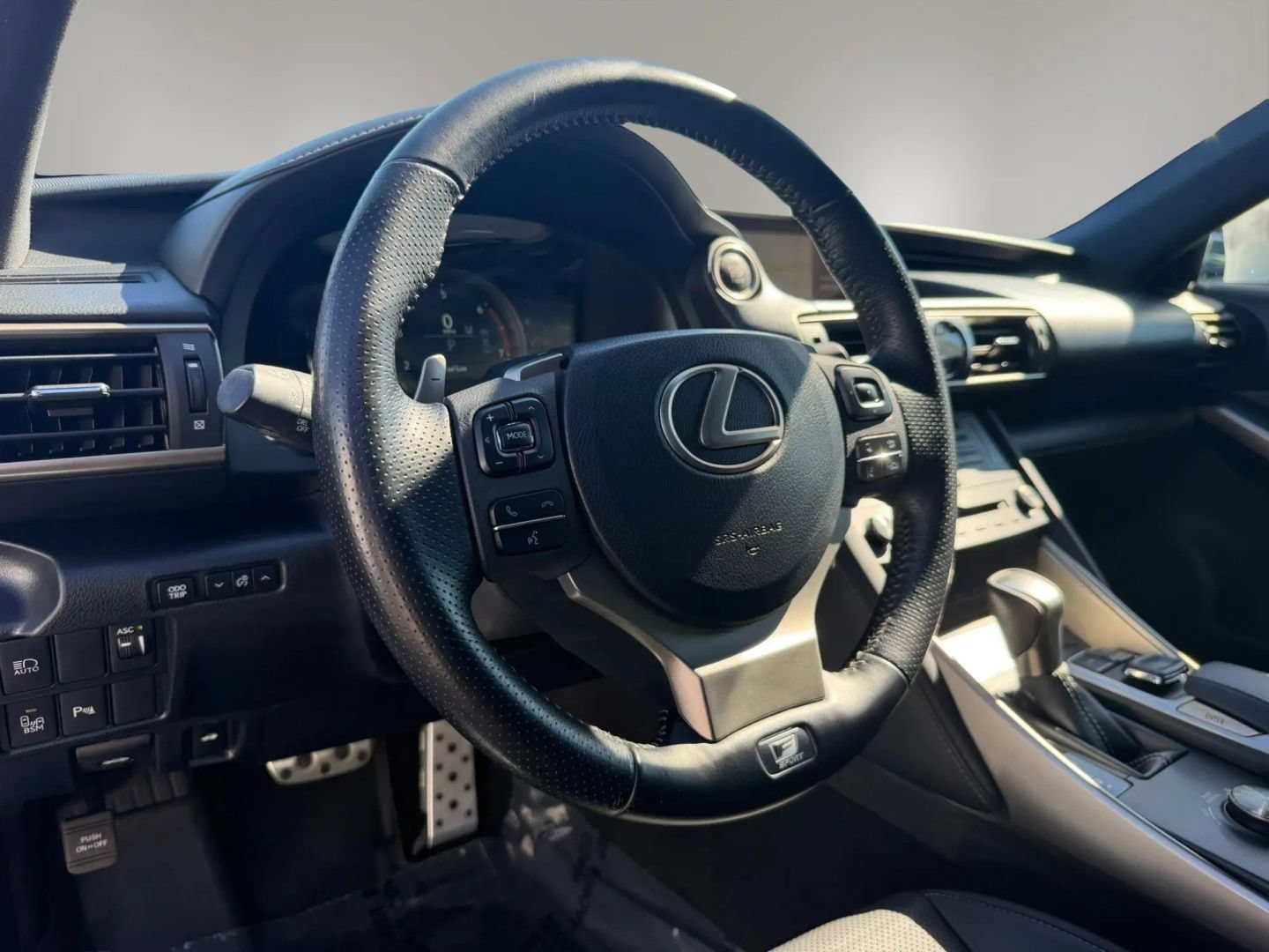 Used 2019 Lexus IS 300 F Sport w/ F Sport Package RWD image 13