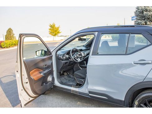 Used 2024 Nissan Kicks SR FWD image 24