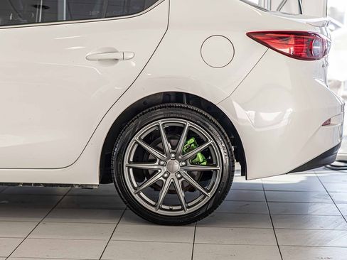 Used 2017 MAZDA MAZDA3 Grand Touring image 8