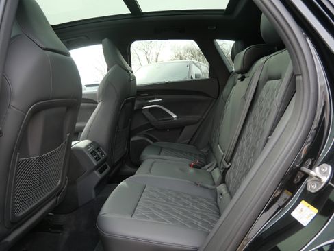 Used 2025 Audi SQ5 Premium Plus AWD/4WD image 16
