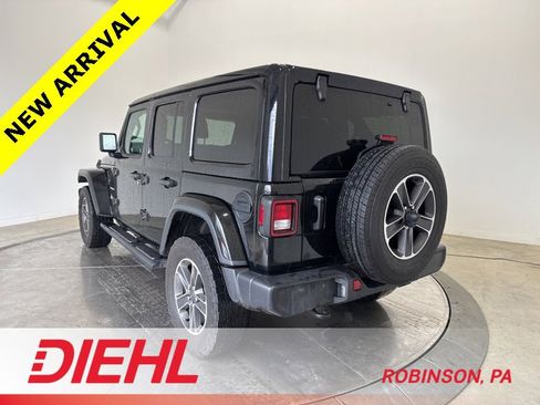 Used 2023 Jeep Wrangler Sahara image 5