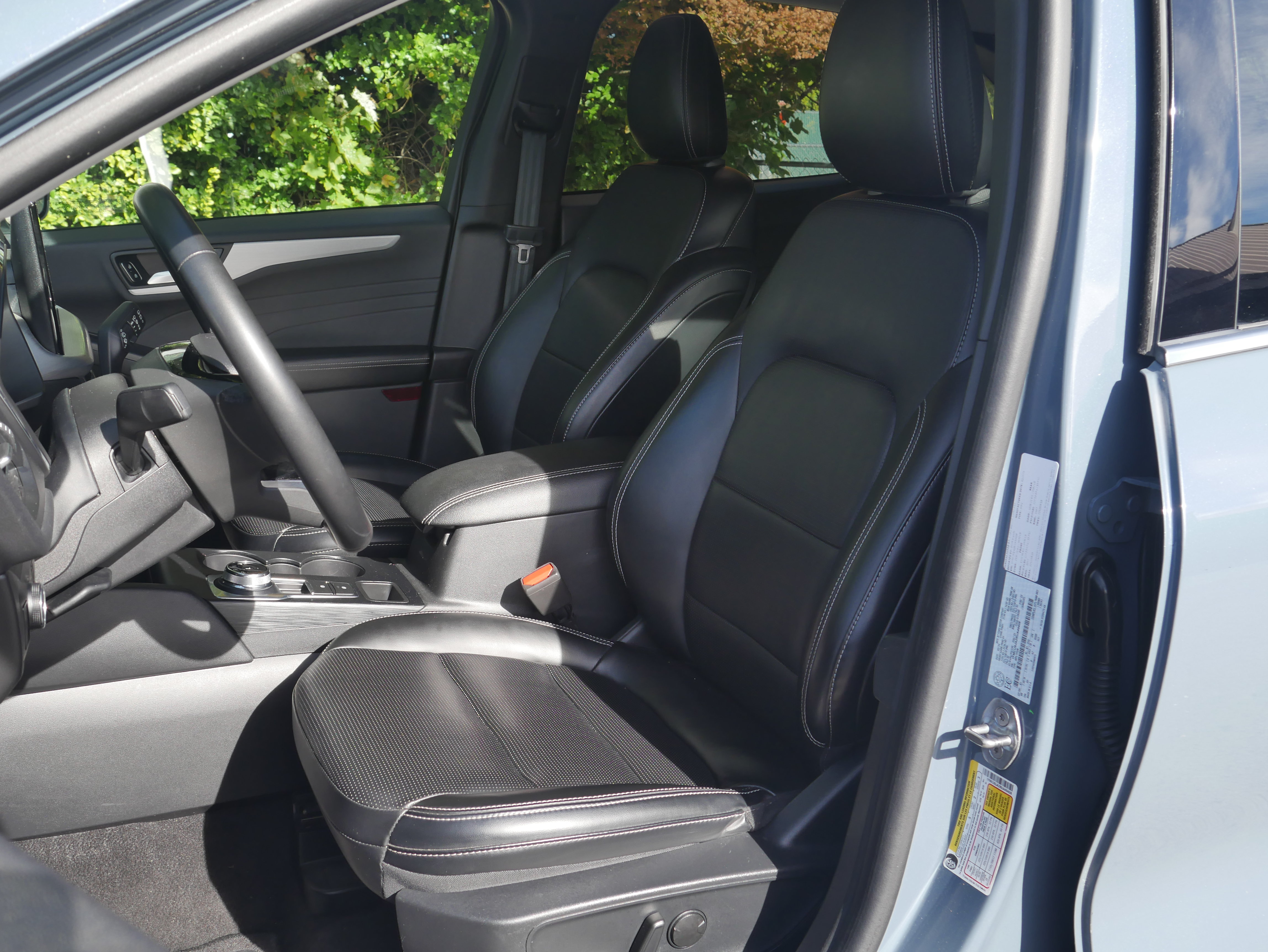 Certified 2024 Ford Escape Platinum AWD/4WD image 32