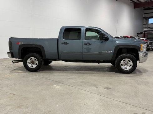 Used 2007 Chevrolet Silverado 2500 LT w/ Suspension Package, Off-Road image 7