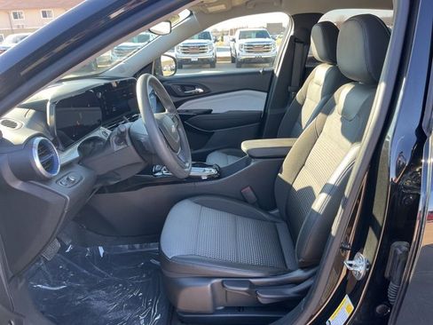 Used 2024 Chevrolet Trax LT image 13