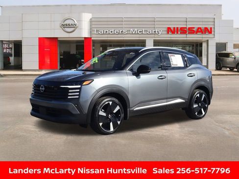 Used 2025 Nissan Kicks SR image 9