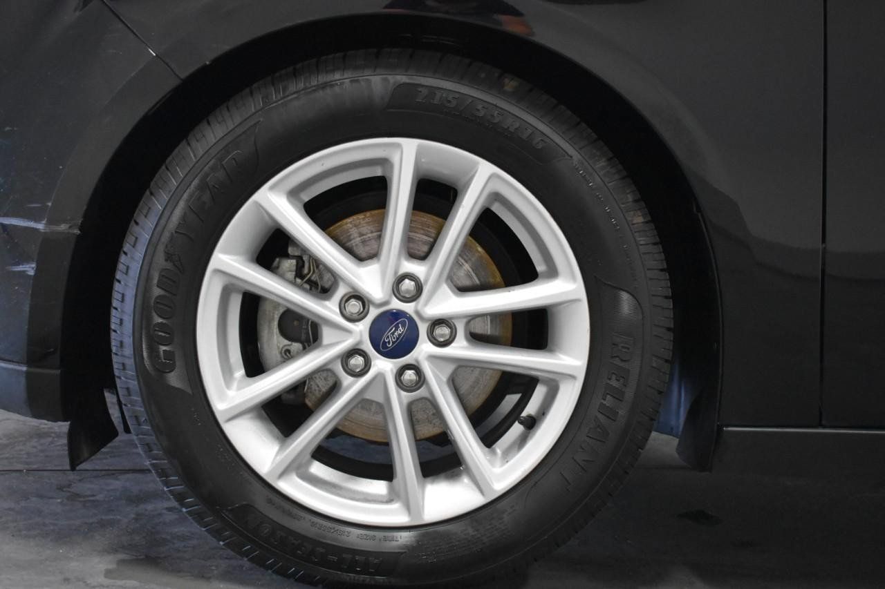 Used 2017 Ford Focus SE FWD image 10