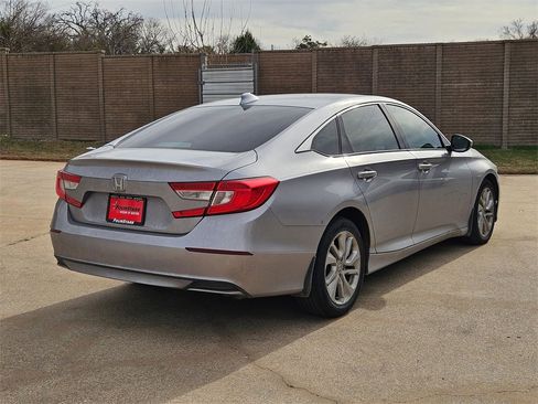 Used 2018 Honda Accord LX image 4