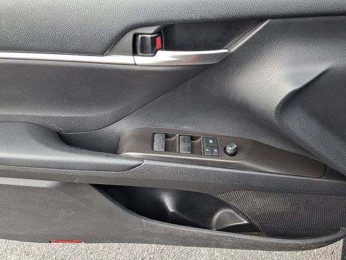 Used 2021 Toyota Camry LE FWD image 13