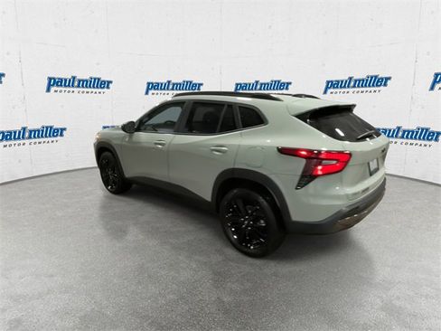 Used 2025 Chevrolet Trax ACTIV w/ Sunroof Package image 8