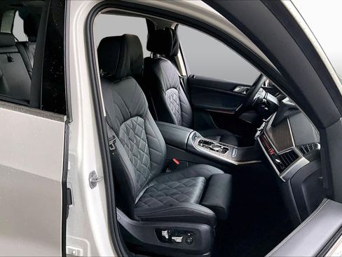 Certified 2026 BMW X7 xDrive40i AWD/4WD image 8