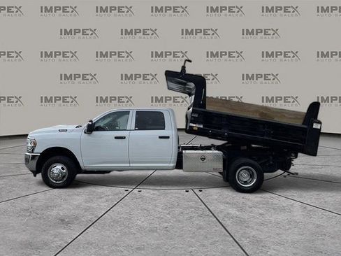 Used 2023 RAM 3500 Tradesman w/ Chrome Appearance Group image 4