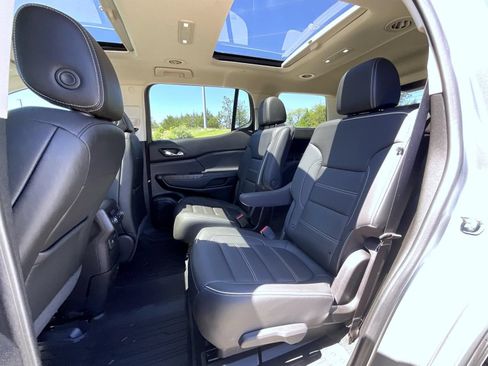 Used 2023 GMC Acadia Denali w/ Denali Ultimate Package AWD/4WD image 19
