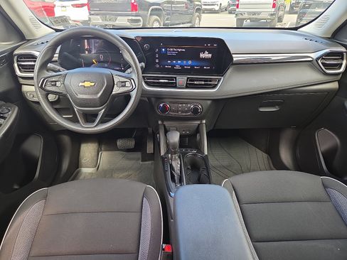 Used 2025 Chevrolet TrailBlazer LS w/ LS Convenience Package AWD/4WD image 23