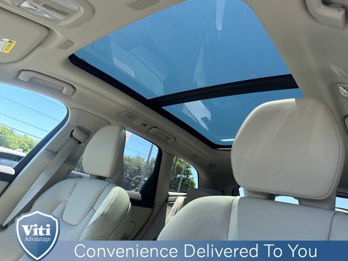 Certified 2025 Volvo XC60 T8 Plus w/ Climate Package AWD/4WD image 19