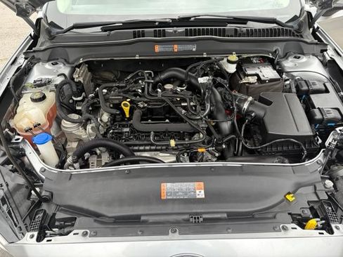 Used 2020 Ford Fusion SE FWD image 9