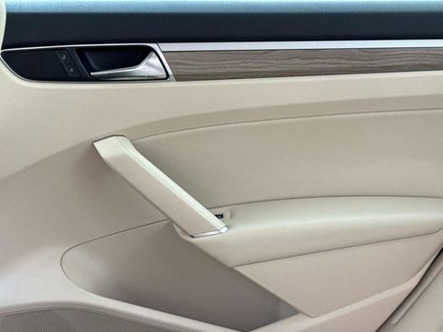 Used 2017 Volkswagen Passat 1.8T SE image 16