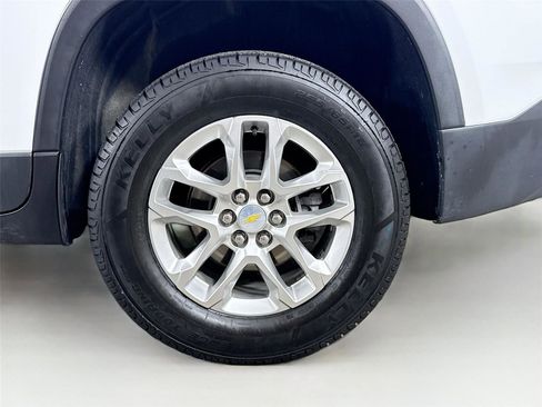 Used 2021 Chevrolet Traverse LT FWD image 28