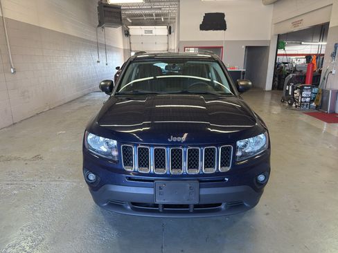 Used 2017 Jeep Compass Sport w/ Power Value Group AWD/4WD image 2