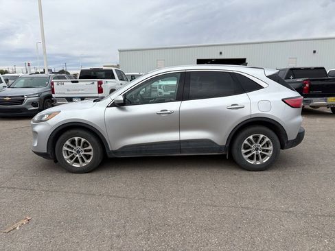 Used 2020 Ford Escape SE FWD image 2