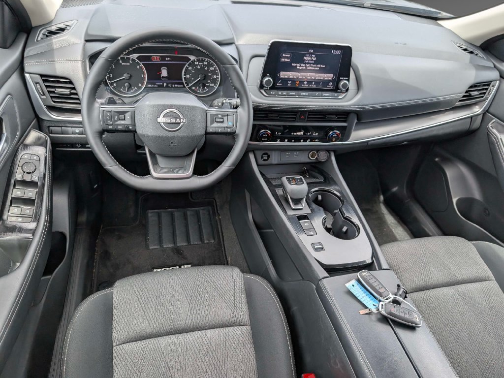 Certified 2026 Nissan Rogue SV FWD image 18
