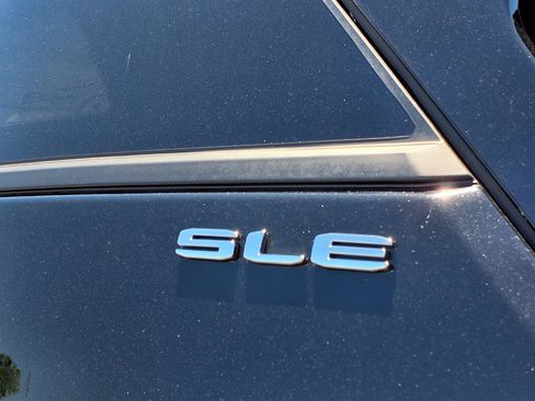 Used 2024 GMC Terrain SLE AWD/4WD image 31