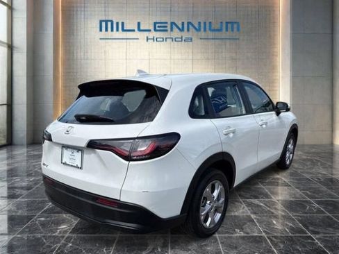 Certified 2024 Honda HR-V LX image 4