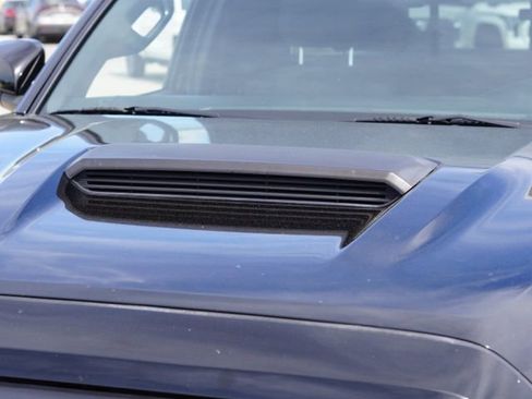 Used 2016 Toyota Tacoma TRD Sport w/ Towing Package image 9