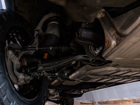 Used 2025 GMC Yukon XL AT4 w/ Premium Trailering Package AWD/4WD image 13