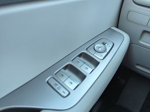 Certified 2025 Hyundai Palisade SEL image 33