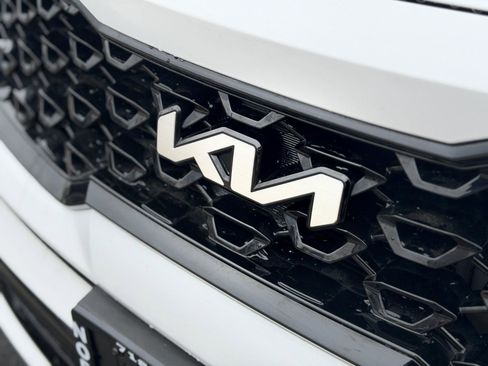 Used 2023 Kia Sorento SX image 11