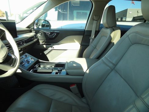 Certified 2022 Lincoln Aviator Reserve w/ Elements Package Plus image 7