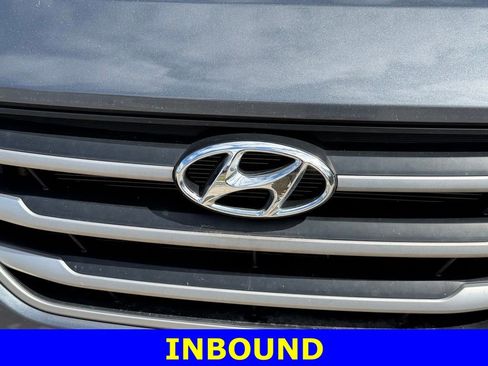 Used 2017 Hyundai Tucson SE image 3