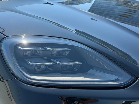 Used 2026 Porsche Cayenne AWD/4WD image 12
