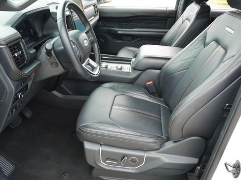 Used 2024 Ford Expedition Platinum AWD/4WD image 13