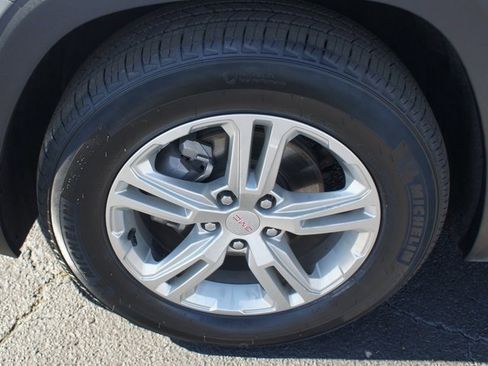 Used 2024 GMC Terrain SLE image 23