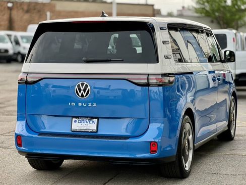 Used 2025 Volkswagen ID. Buzz Pro S RWD image 5