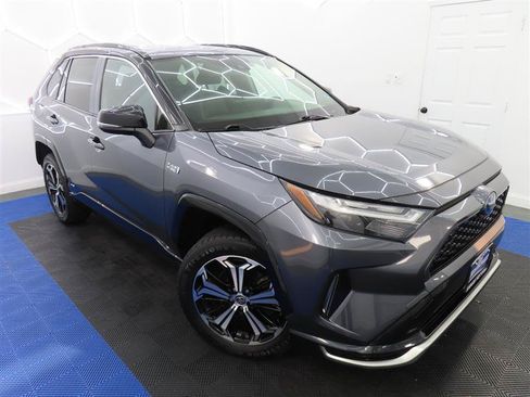 Used 2023 Toyota RAV4 XSE AWD/4WD image 5