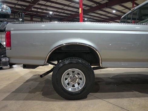 Used 1990 Ford F150 4x4 Regular Cab image 9